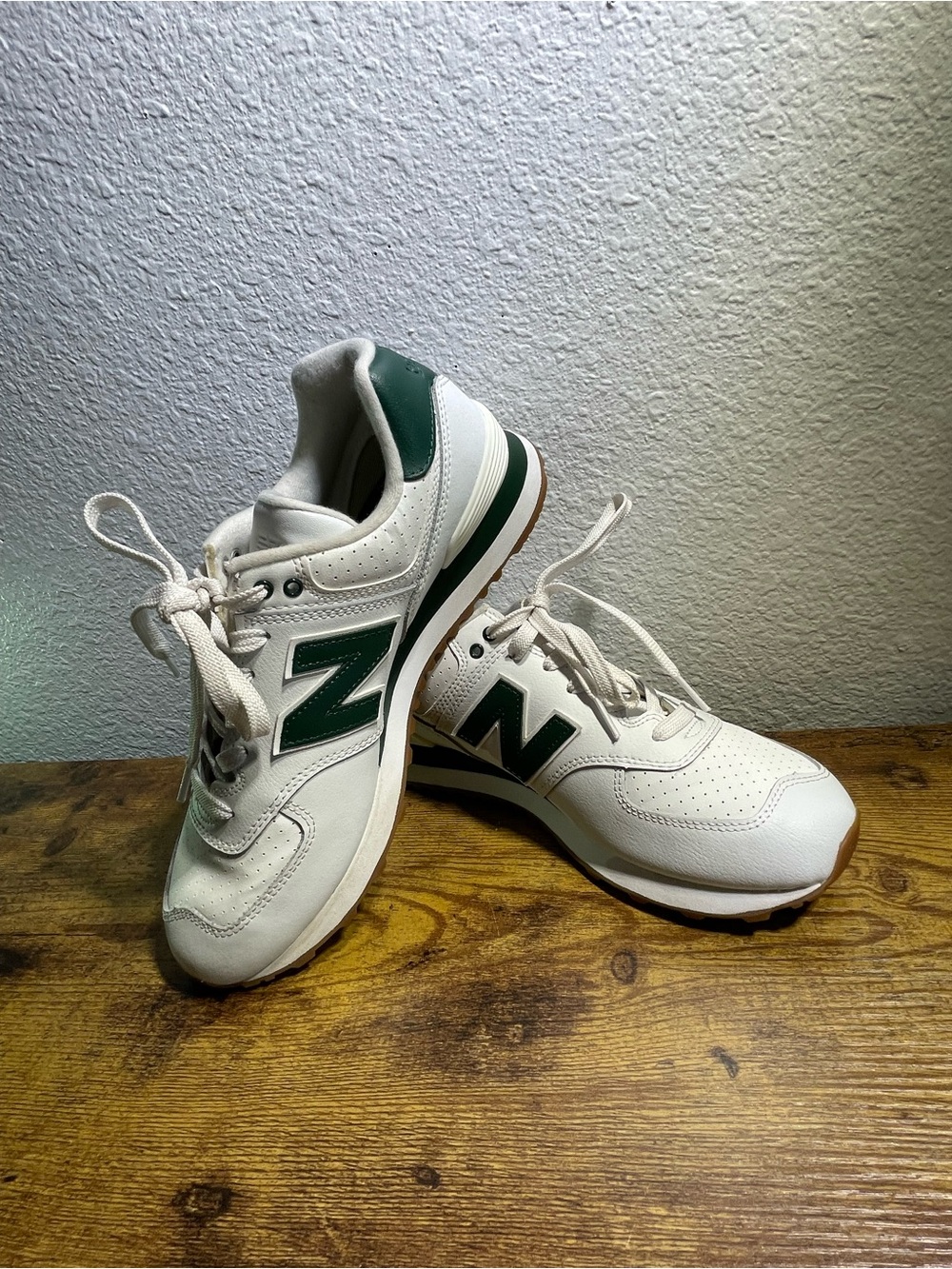 New Balance 574 White Green Gum Leather Mens Size 8 U574FNS Pristine EUC